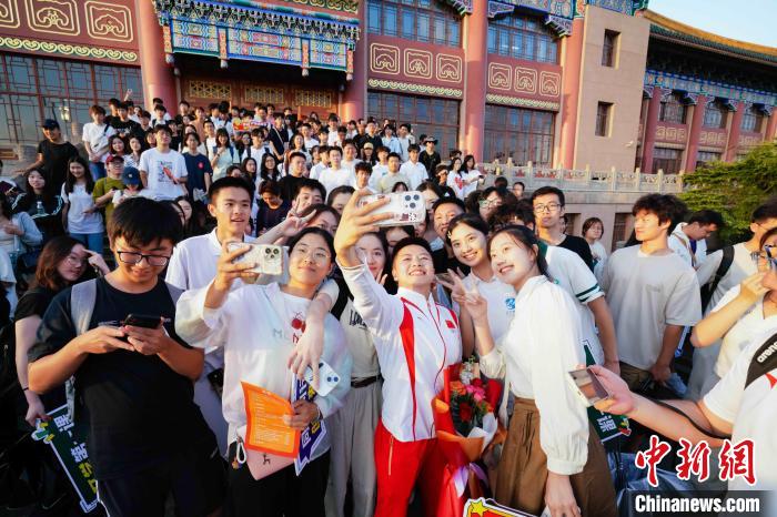 与奥运选手面对面：在沪港澳大学生开学第一课