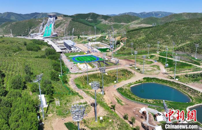 张家口奥林匹克日健康跑活动吸引500余名体育爱