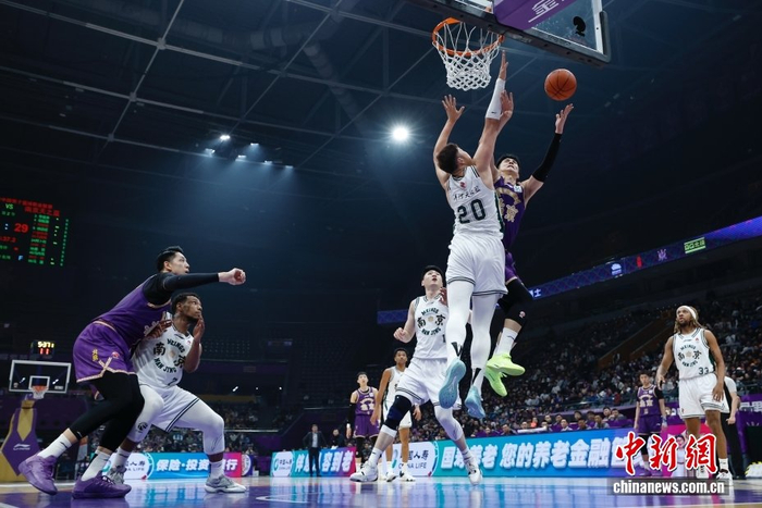 北京控股队主场不敌南京天之蓝队 CBA常规赛上演