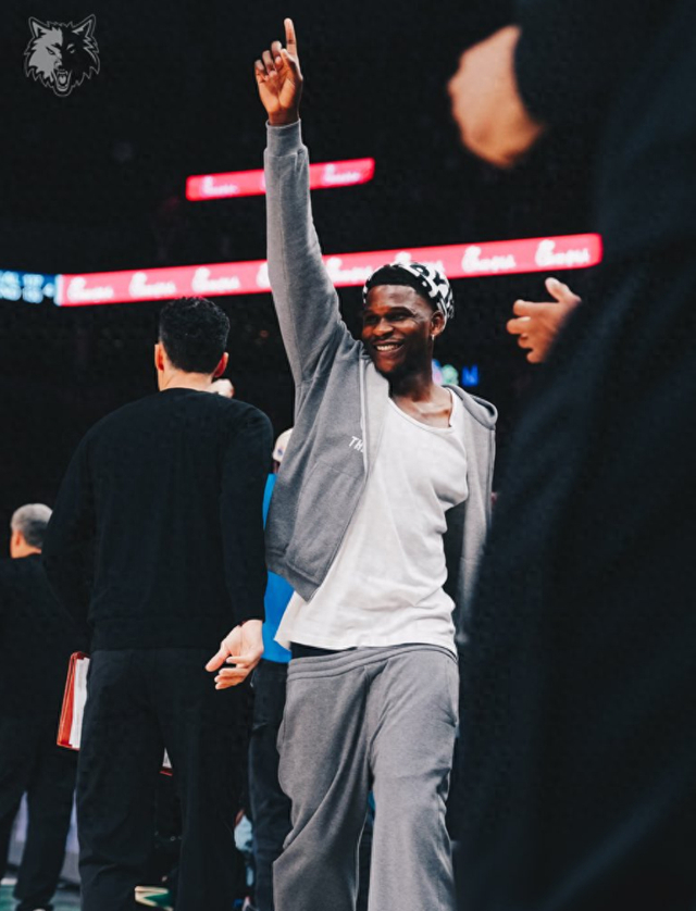 森林狼逆转火箭卡位战 西