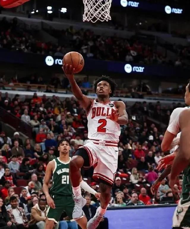 塞克斯顿在公牛稳定发挥成战术核心候选