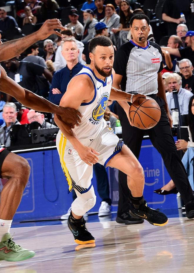 库里35分率勇士逆转快船晋级附加赛次轮