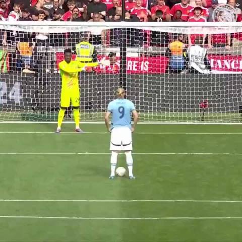 球迷卷纸袭击德赫亚球门，博洛尼亚惨败维拉双