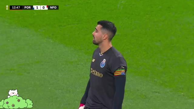 球迷卷纸袭击德赫亚球门，博洛尼亚惨败维拉双